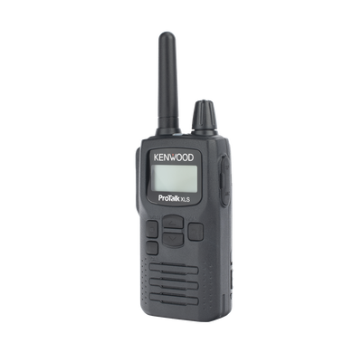 Radio portátil UHF 450-470 MHz, 2 W, 16 canales, Resistente a Golpes MIL-STD-810, manos libres VOX. Incluye antena, batería, cargador y clip