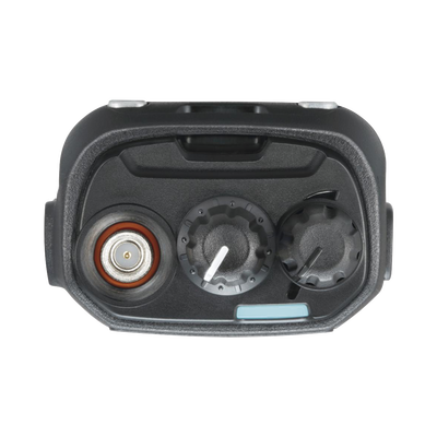 Radio portátil UHF 450-520 MHz, Digital NXDN-Analógico, 5 Watts, 64 Canales, Roaming, Encriptación, GPS*, Inc. antena, batería, cargador y clip