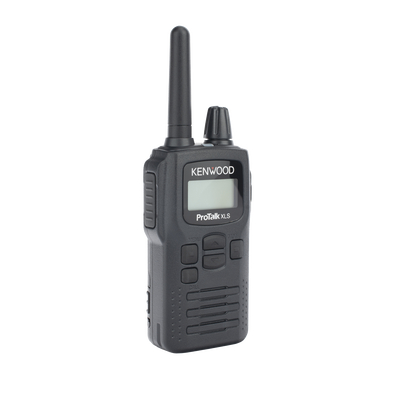 Radio portátil UHF 450-470 MHz, 2 W, 16 canales, Resistente a Golpes MIL-STD-810, manos libres VOX. Incluye antena, batería, cargador y clip