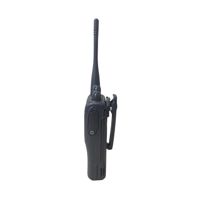 Radio portátil profesional UHF 440-480 MHz · 4 W · 16 canales · MIL-STD-810 · IP54 · VOX · Batería 12 hrs · 3 años de garantía ·Incluye antena, batería, cargador y