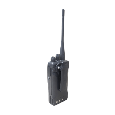 Radio portátil profesional UHF 440-480 MHz · 4 W · 16 canales · MIL-STD-810 · IP54 · VOX · Batería 12 hrs · 3 años de garantía ·Incluye antena, batería, cargador y